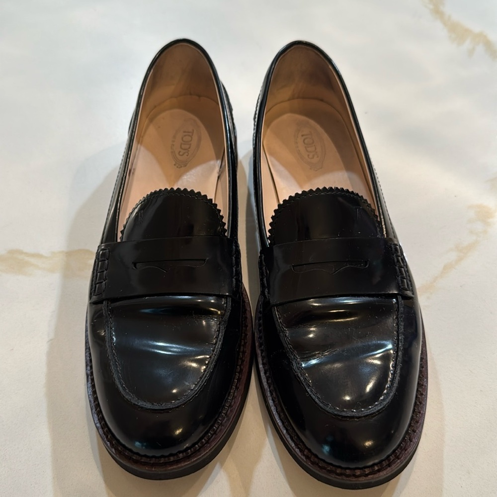 Tod’s BlackPatent Leather Penny Loafers Size 10 41